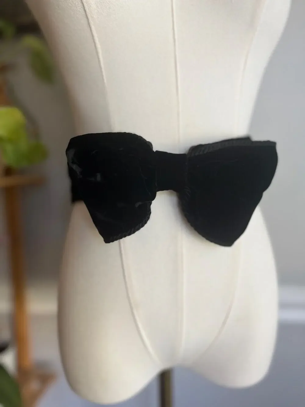 Vintage 80s Bow Belt Black Velvet Statement Size Small